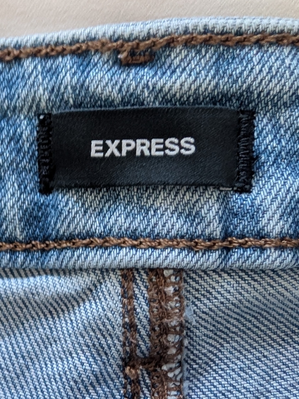 Express High Rise Wide Leg Raw Hem 50 50 Rigid Stretch SZ 4 Tall - Picture 6 of 7